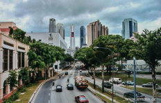 Skyline von Singapur vom Festland aufgenommen